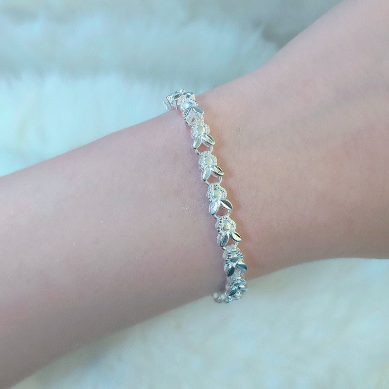 đâš 50 % rabattïŒElegant gnistrande Lucky Clover Armband, Smycke för kvinnor