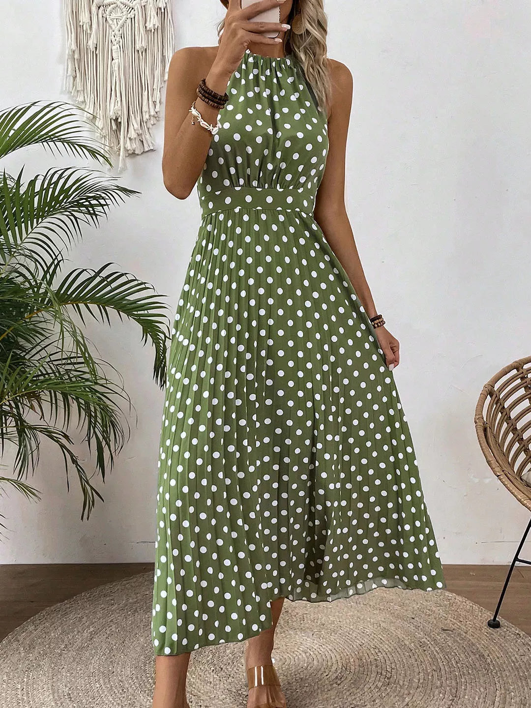👗 60% RABATT! ⏳ Halterklänning med prickar för dam – Flödande & ledig passform – Perfekt för sommar, strand eller lata dagar – romantisk stil med retrokänsla 🌸