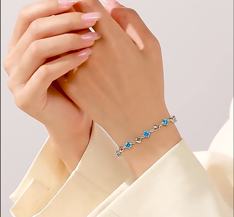🎉✨ 50 % rabatt！Elegant gnistrande Lucky Clover Armband, Smycke för kvinnor