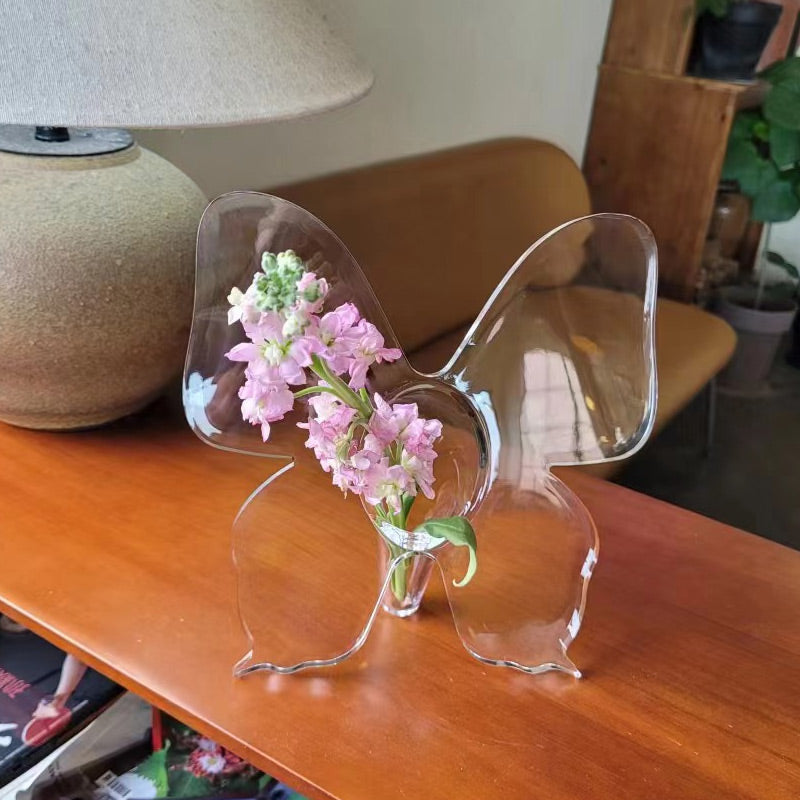 🔥🎁Nyhet 50 % RABATT🔥 🦋 Genomskinlig fjärilsvas – kristallklar plast, stabil bas. Perfekt för blommor, bordsdekorationer och presenter! ✨💐