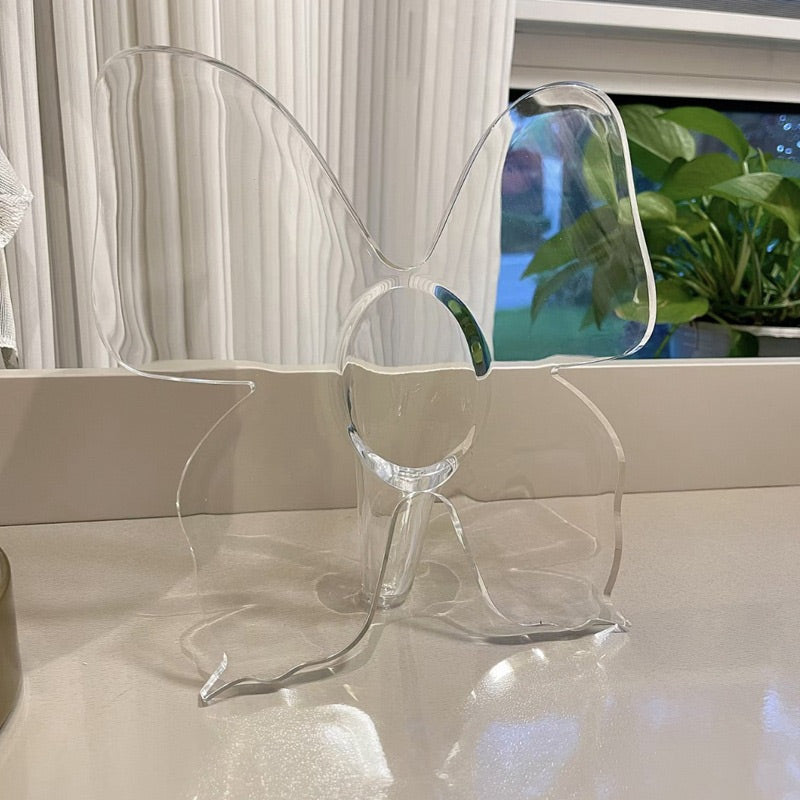 🔥🎁Nyhet 50 % RABATT🔥 🦋 Genomskinlig fjärilsvas – kristallklar plast, stabil bas. Perfekt för blommor, bordsdekorationer och presenter! ✨💐