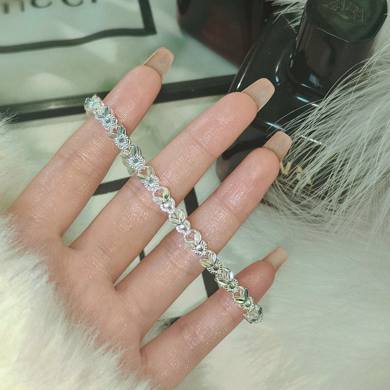 🎉✨ 50 % rabatt！Elegant gnistrande Lucky Clover Armband, Smycke för kvinnor