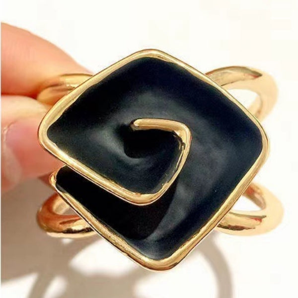 ✨ French Elegant Coat Scarf Buckle (50% discount) – Elegance at your fingertips!