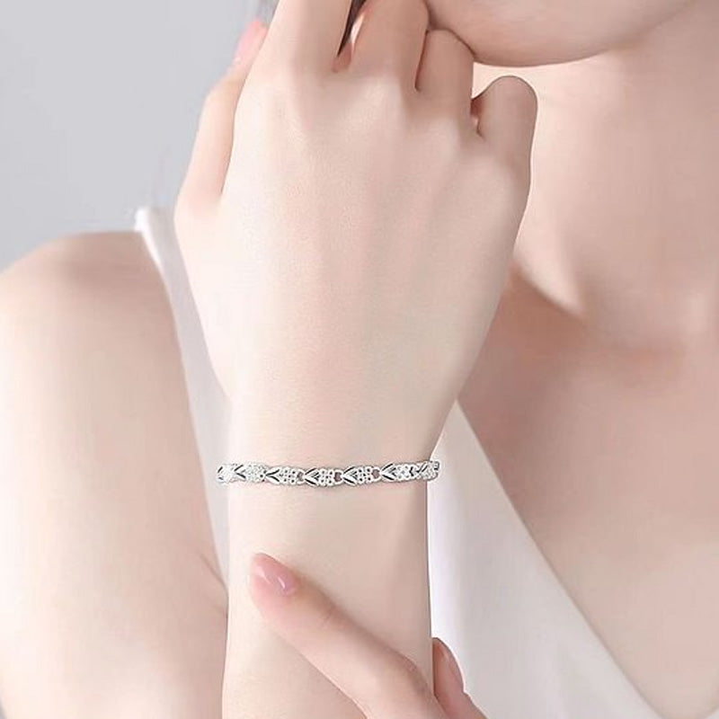 🎉✨ 50 % rabatt！Elegant gnistrande Lucky Clover Armband, Smycke för kvinnor