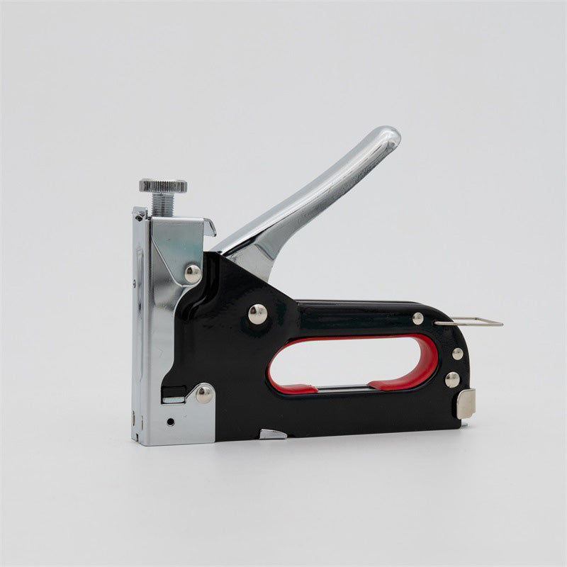 🔨 50% RABATT NU! 🛠️ 3-i-1 Träarbete Häftpistol – Manuell Metallverktyg för Klädsel & DIY – Justerbart Tryck & Stötdämpning 🪑
