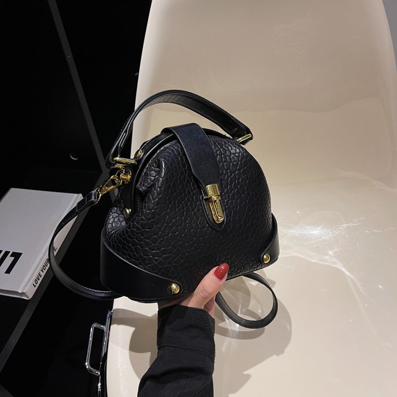 👜 50% RABATT NU! 🎨 Färgblockad Väska – Stilren, Metallhårdvara & Multi-Väg – Handburen eller Crossbody ✨