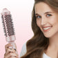 💇‍♀️50% RABATT JULREA!✨2-i-1 Volymkam🌟Joniskt Material med Anti-Statiska Tänder för Omedelbar Lift & Volym i Ett Steg🌀