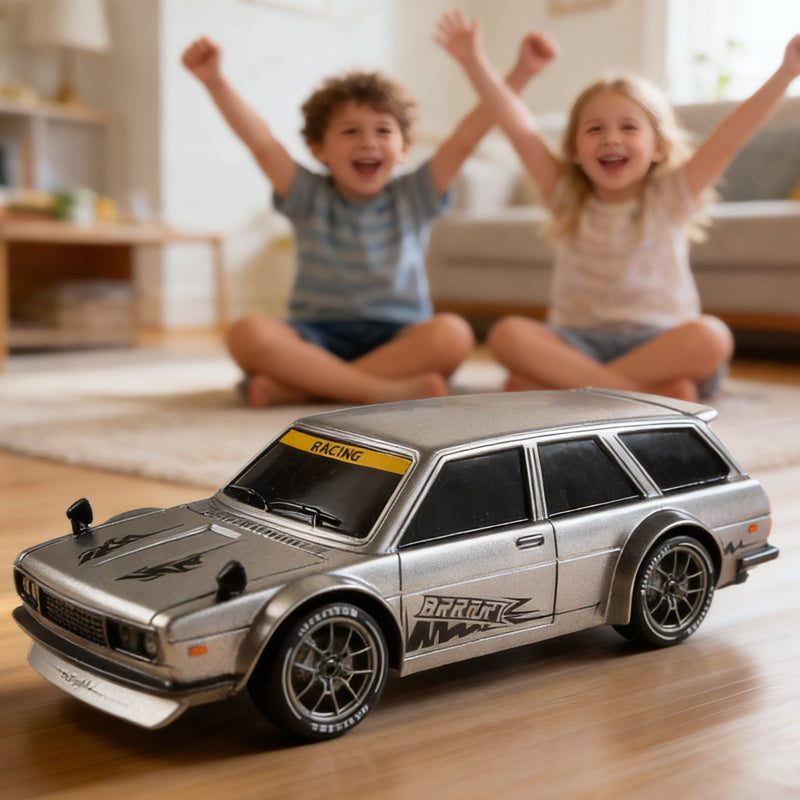 RC-driftbil i skala 1:24 med LED-belysning