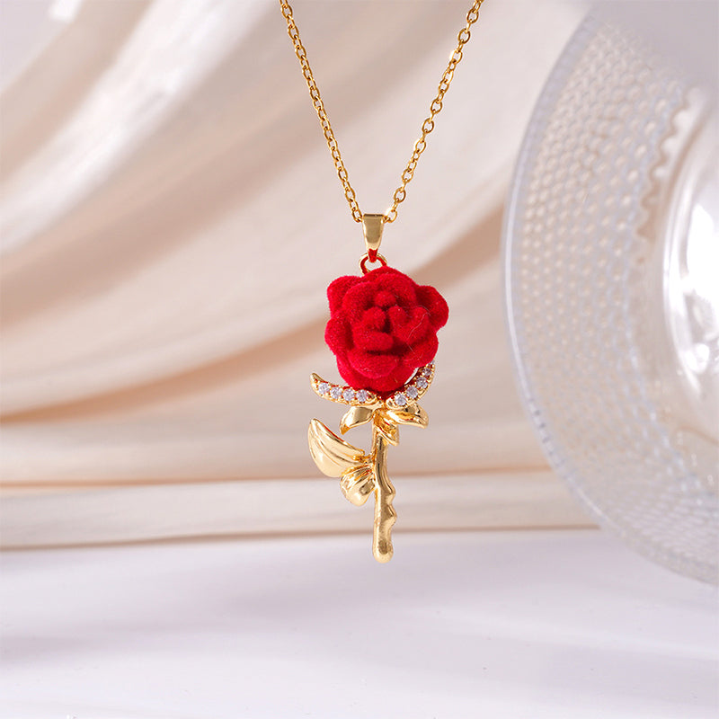 🌹  💎 Elegant Röd Ros Hänghalsband – Delikat Design, Hypoallergen & Perfekt för Vardagselegans eller Present ✨