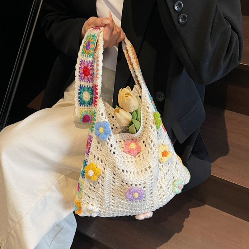 📢📢 50% RABATT!! ⏰ Dam virkad etnisk axelväska – blomsterdetaljer, rymlig & mångsidiga bäralternativ 👜🌸