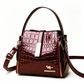 👜 BEGRÄNSAD TID: 55 % RABATT! ✨ Glansig damhandväska med krokodilmönster – strukturerad, guldfärgade detaljer, rymlig och elegant 💼
