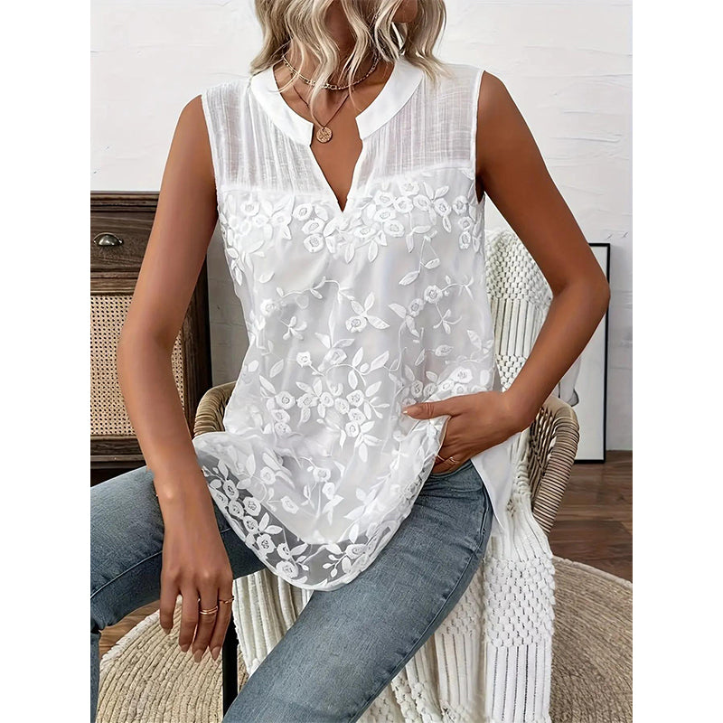 🌸 50% RABATT NU! ✨ Luftig och elegant blus med blommig spetsdetalj – feminin V-ringning & romantisk stil 🕊️ Garderobsfavorit för vardag & fest
