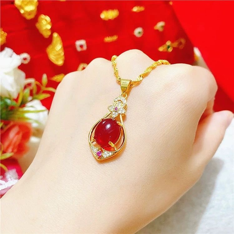🔥50% RABATT NU!!🔥 Elegant halsband med droppformad fyrklöver